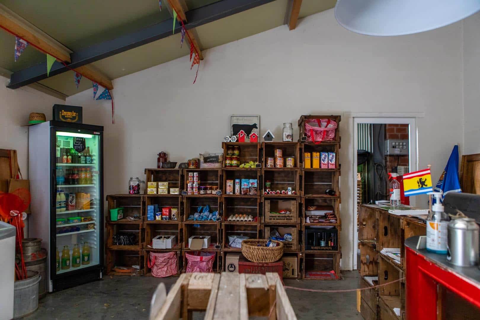 Waarom lokaal kopen in de boerderijwinkel loont Boerderijwinkel De Kamperhoek