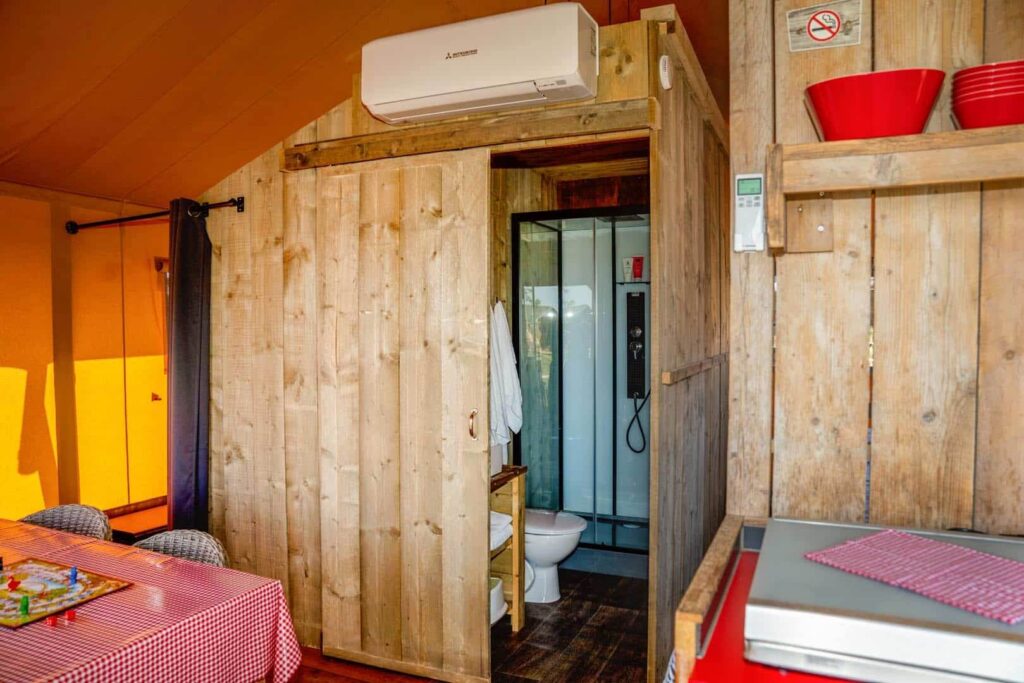 Farmcamps Hoeve Luyterheyde binnenkant Farmcamps Hoeve Luyterheyde binnenkant