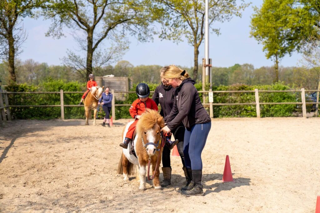 Ponyrijden bij BoeBaDoe Ponyrijden bij BoeBaDoe